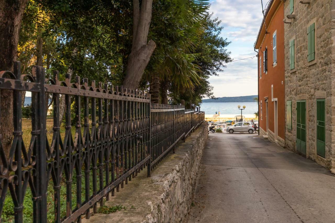 Apartment Stari Dvor Kastela Exterior photo